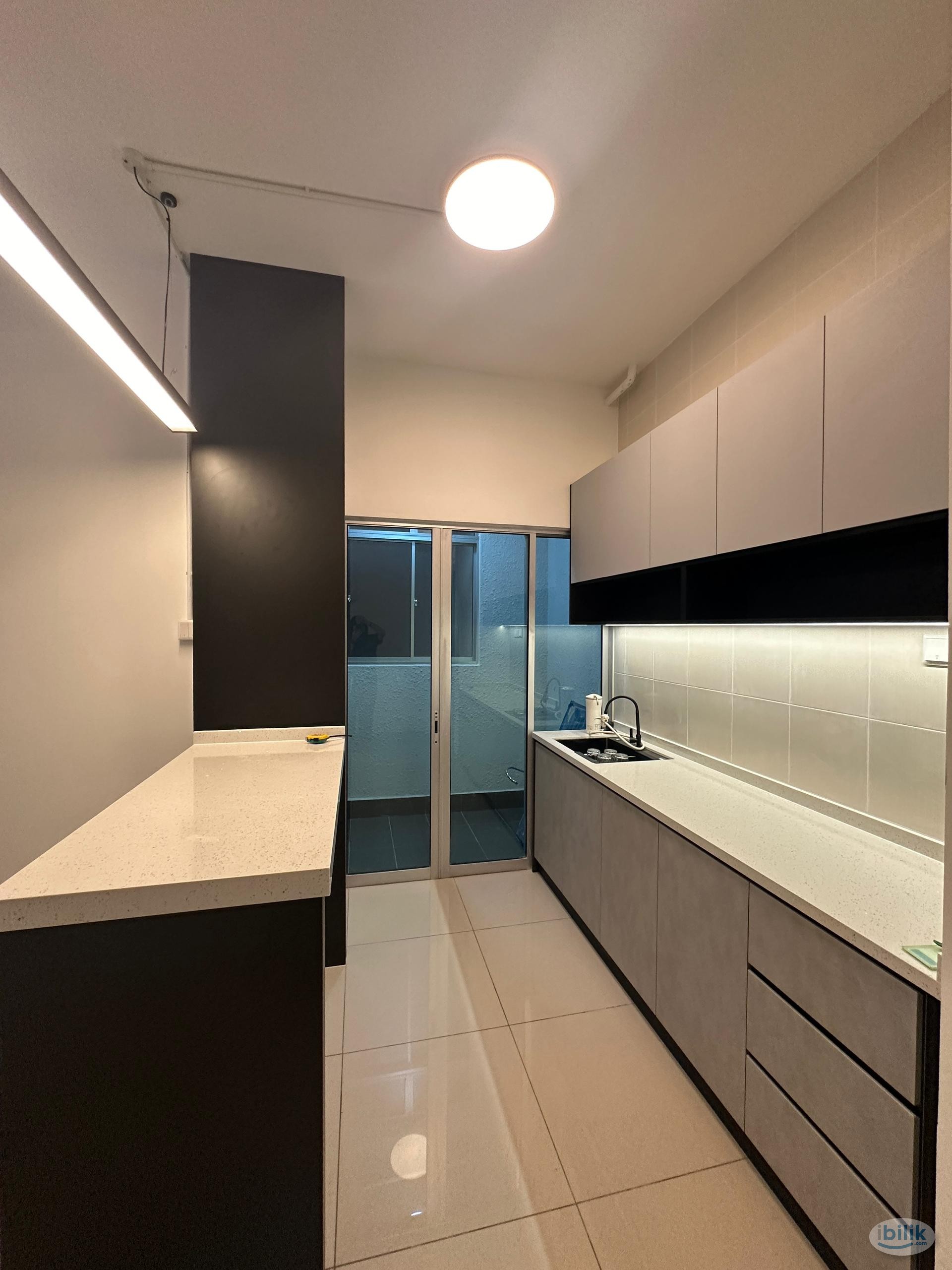 FULLY Furnish **INCLUDE Utility** Middle Room - Image 3