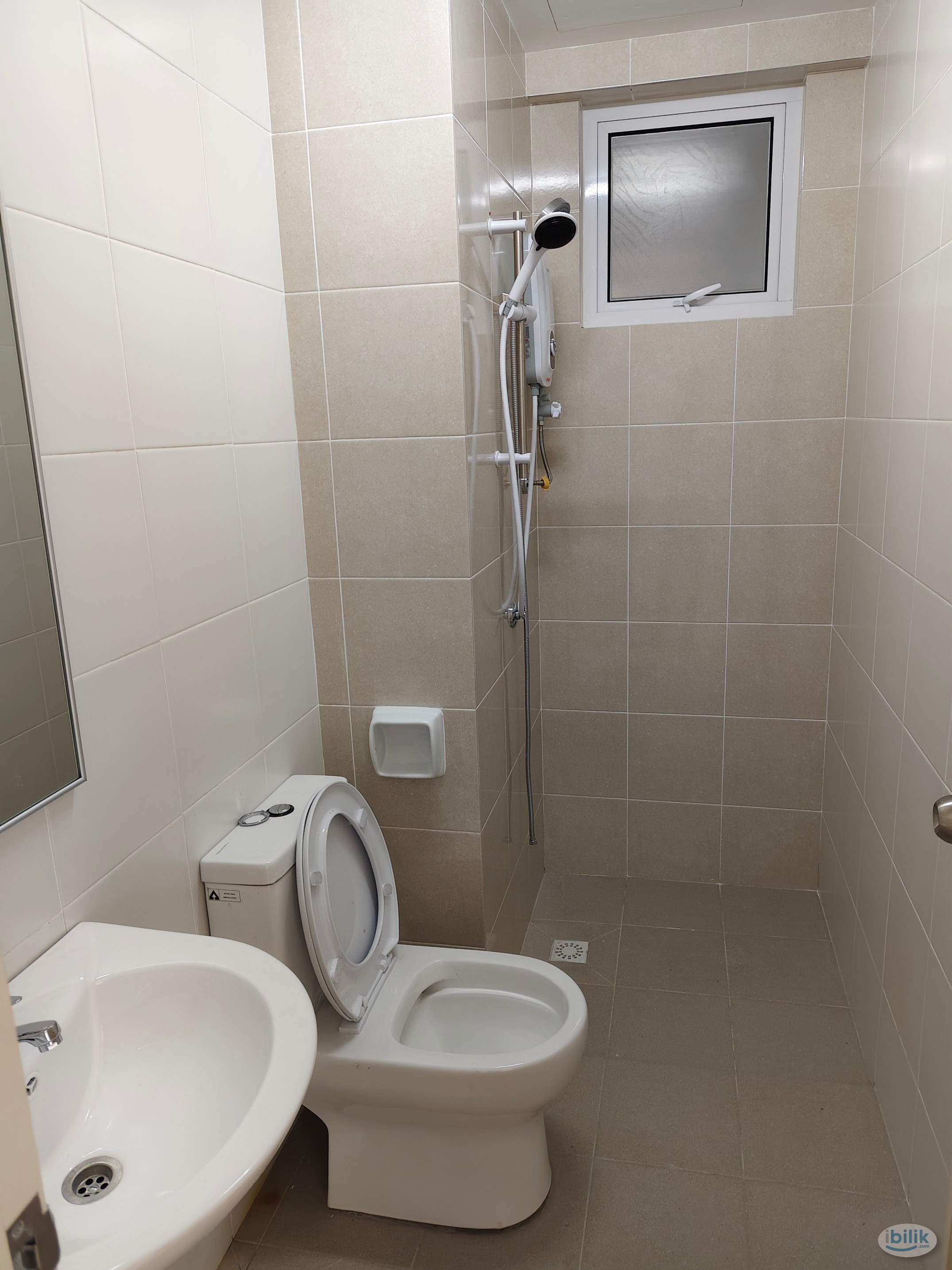 Master Room at Bayan Lepas, Penang - Image 4