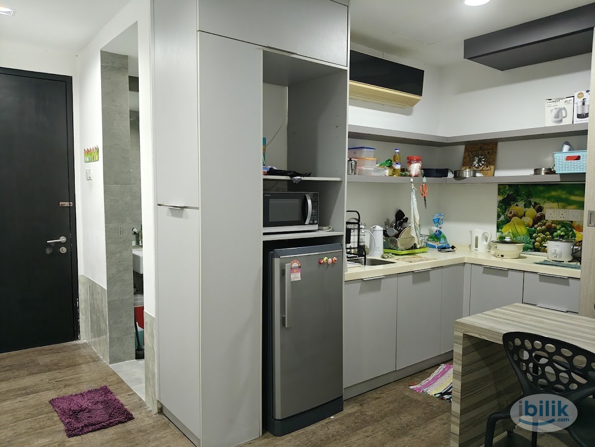 Balcony Room near MRT station - Image 2