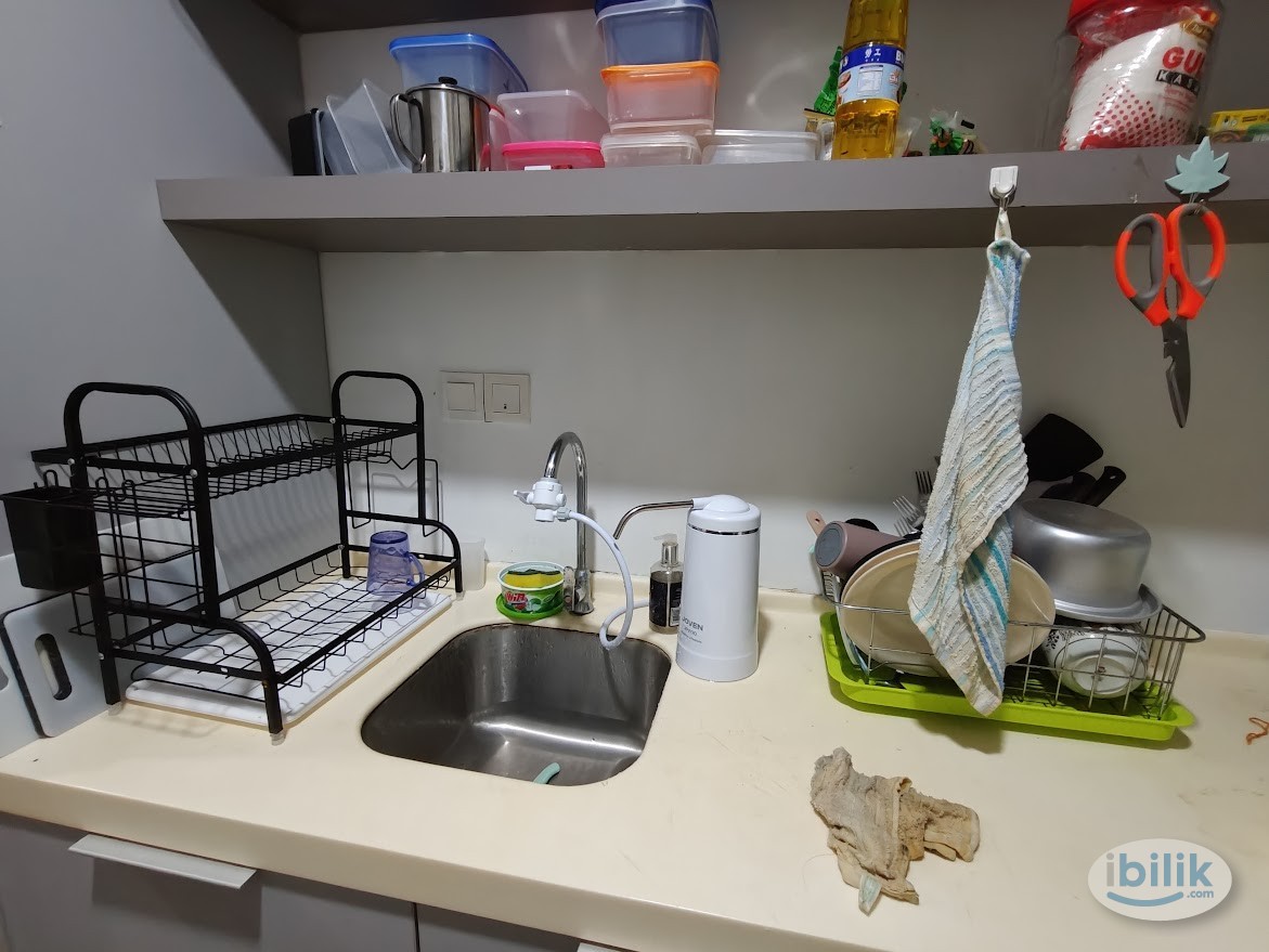 Balcony Room near MRT station - Image 3