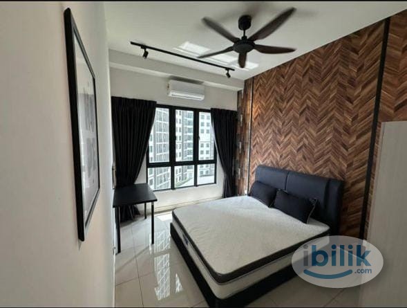 Middle Room at Bintang Residensi, Bukit Jalil near Pavillion BJ with Wi-Fi, cleaner and Dryer - Image 1