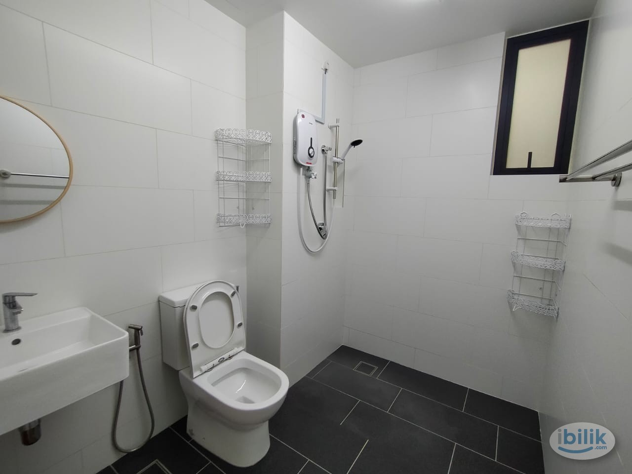 ❤️ MUST VIEW HIGH FLOOR MIDDLE ROOM 💃 FOR FEMALE UNIT 🚄 DIRECT COVER LINK BRIDGE TO MRT STATION at SQWhere, Sungai Buloh - Image 3