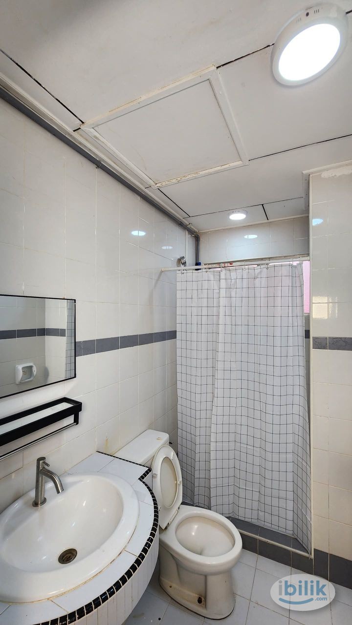 Middle Room at Kota Laksamana, Bandar Melaka - Image 3