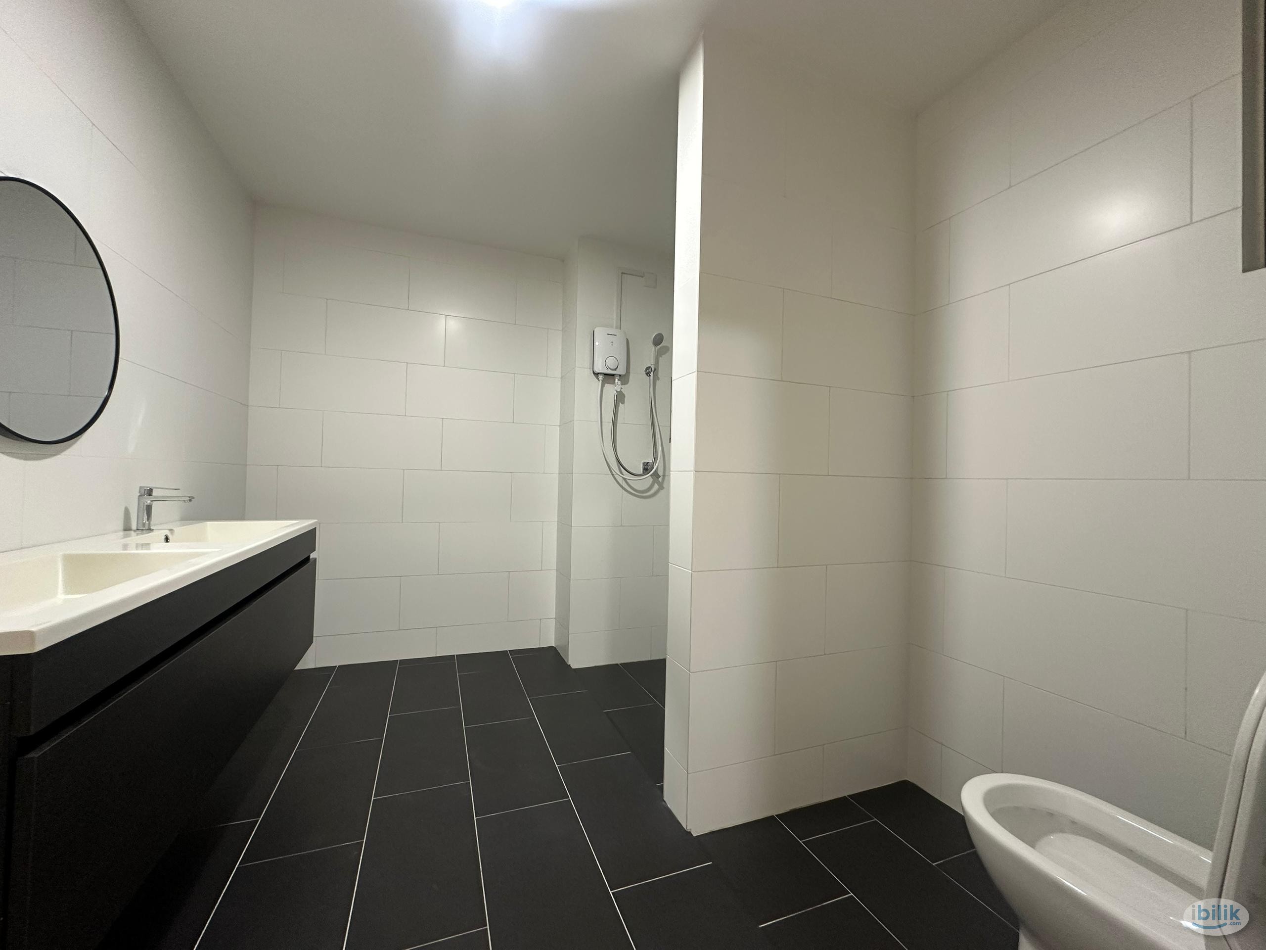 Master Room at SQWhere, Sungai Buloh - Image 3