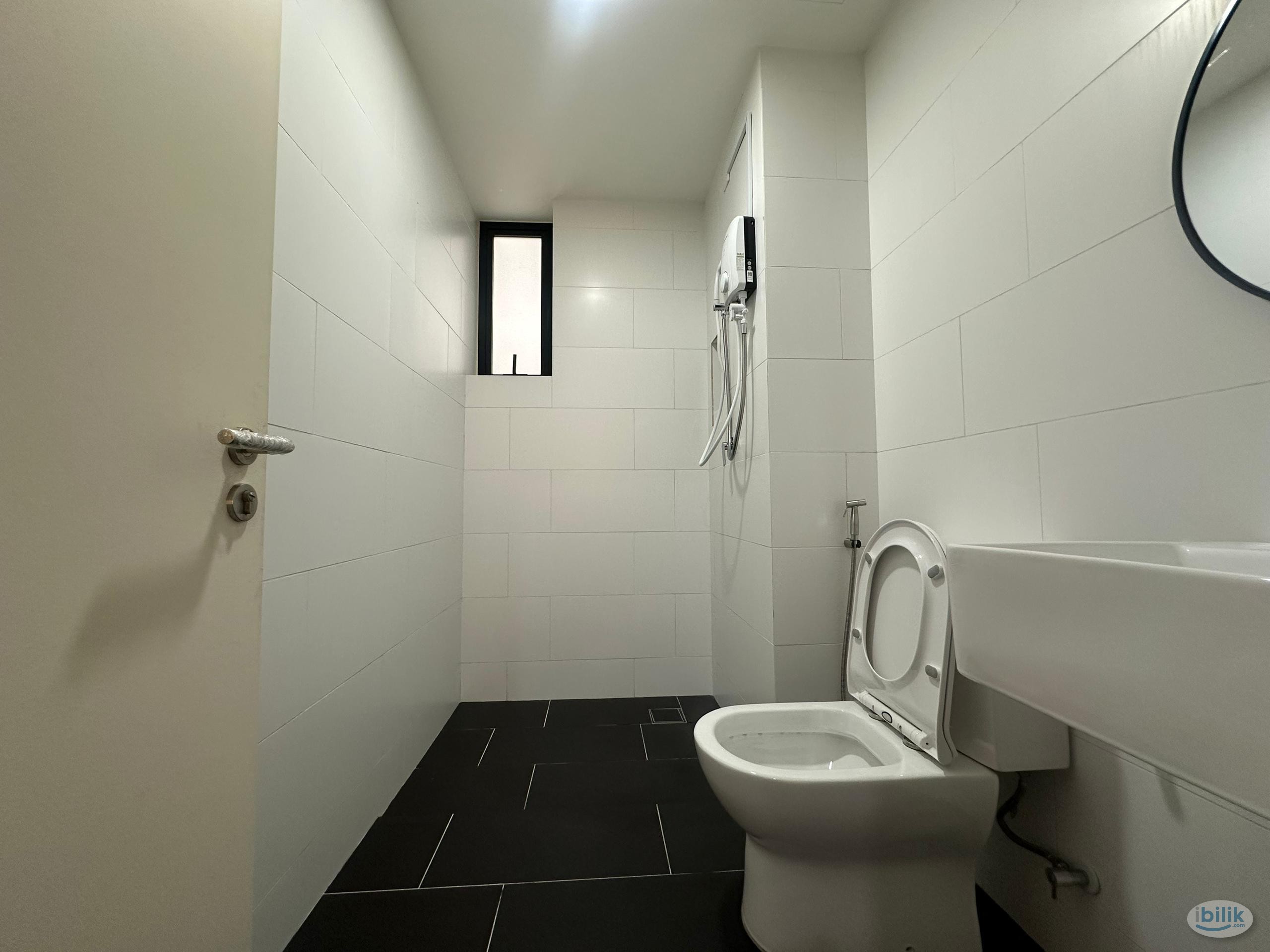Master Room at SQWhere, Sungai Buloh - Image 3