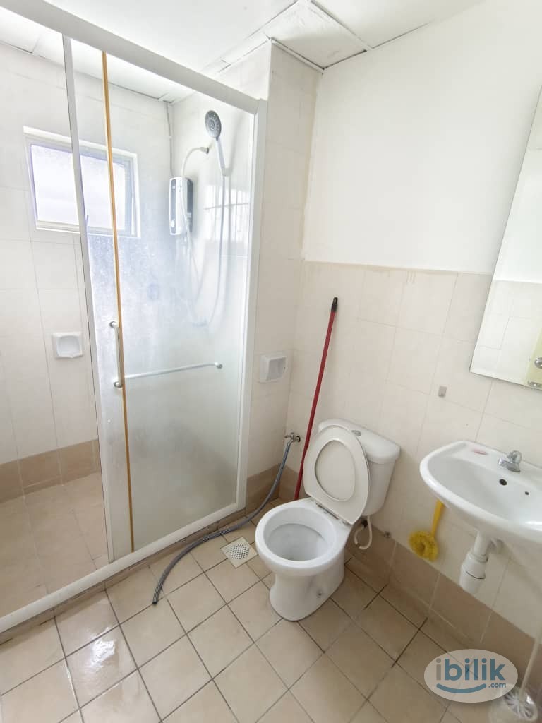 Medium Room at Casa Subang, UEP Subang Jaya - Image 1