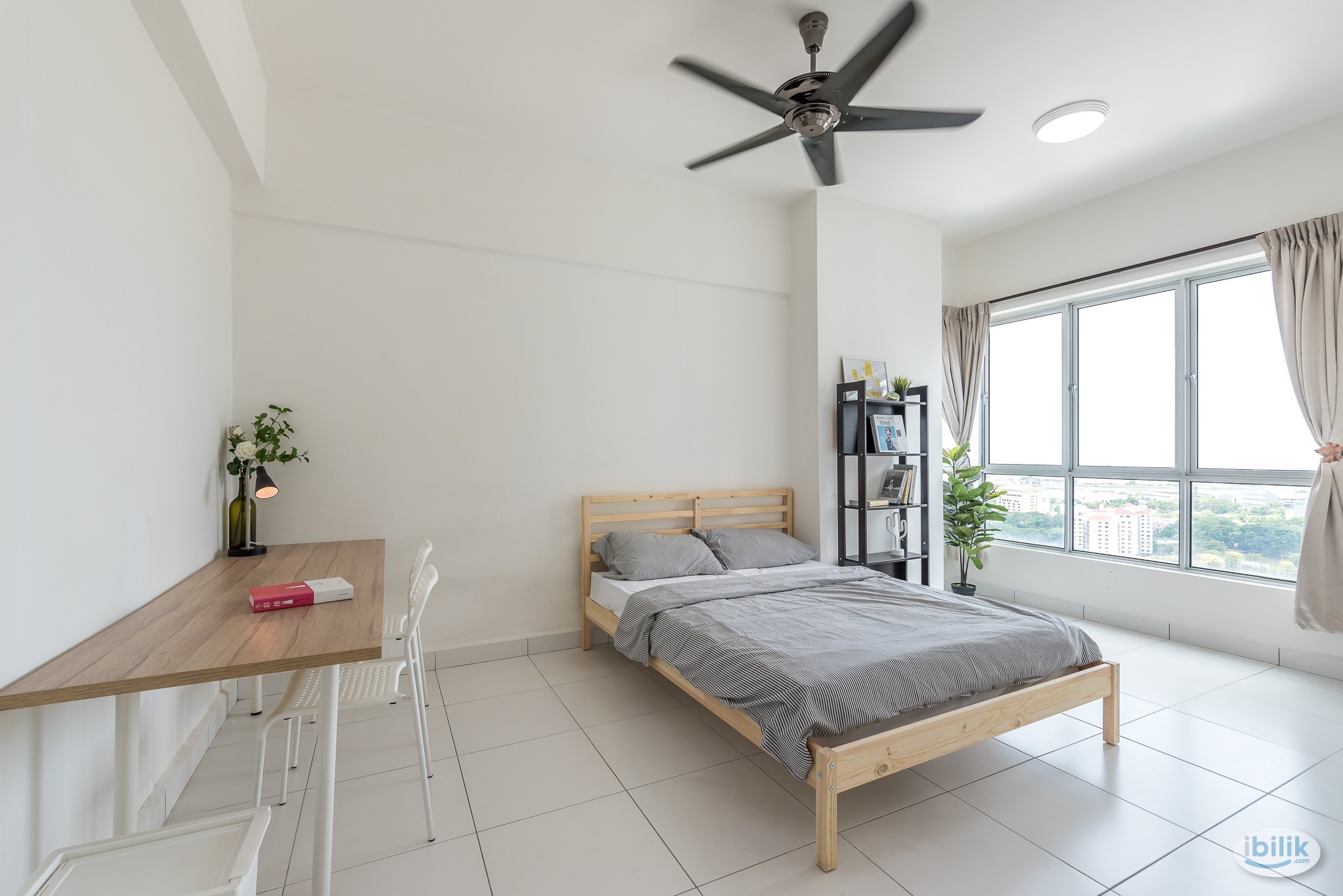 MASTER ROOM QUEEN BED ENSUITE for rent at Elite Height - Image 1