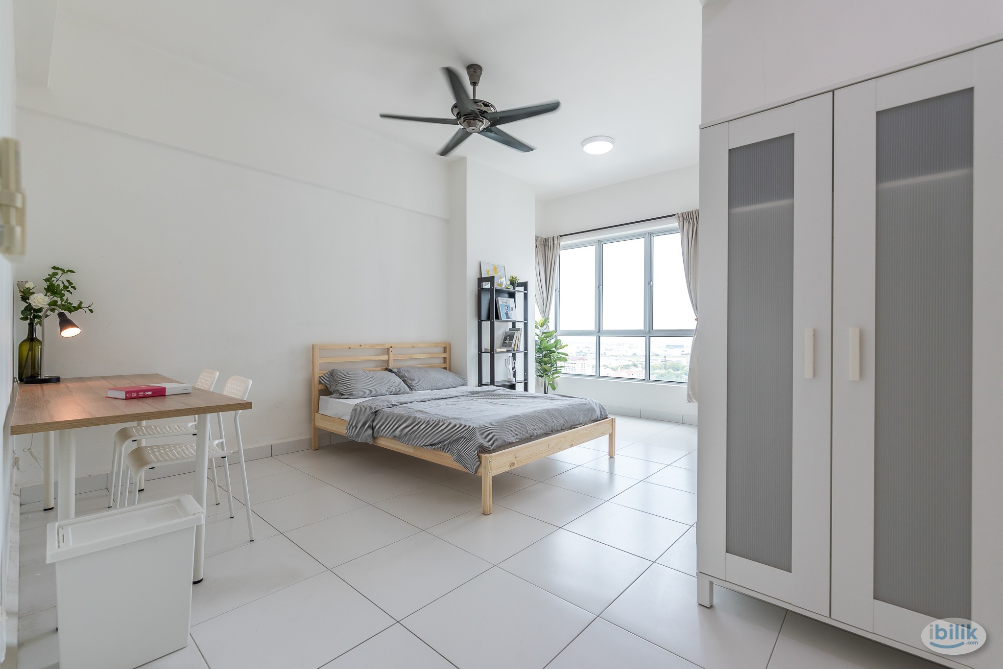 MASTER ROOM QUEEN BED ENSUITE for rent at Elite Height - Image 2