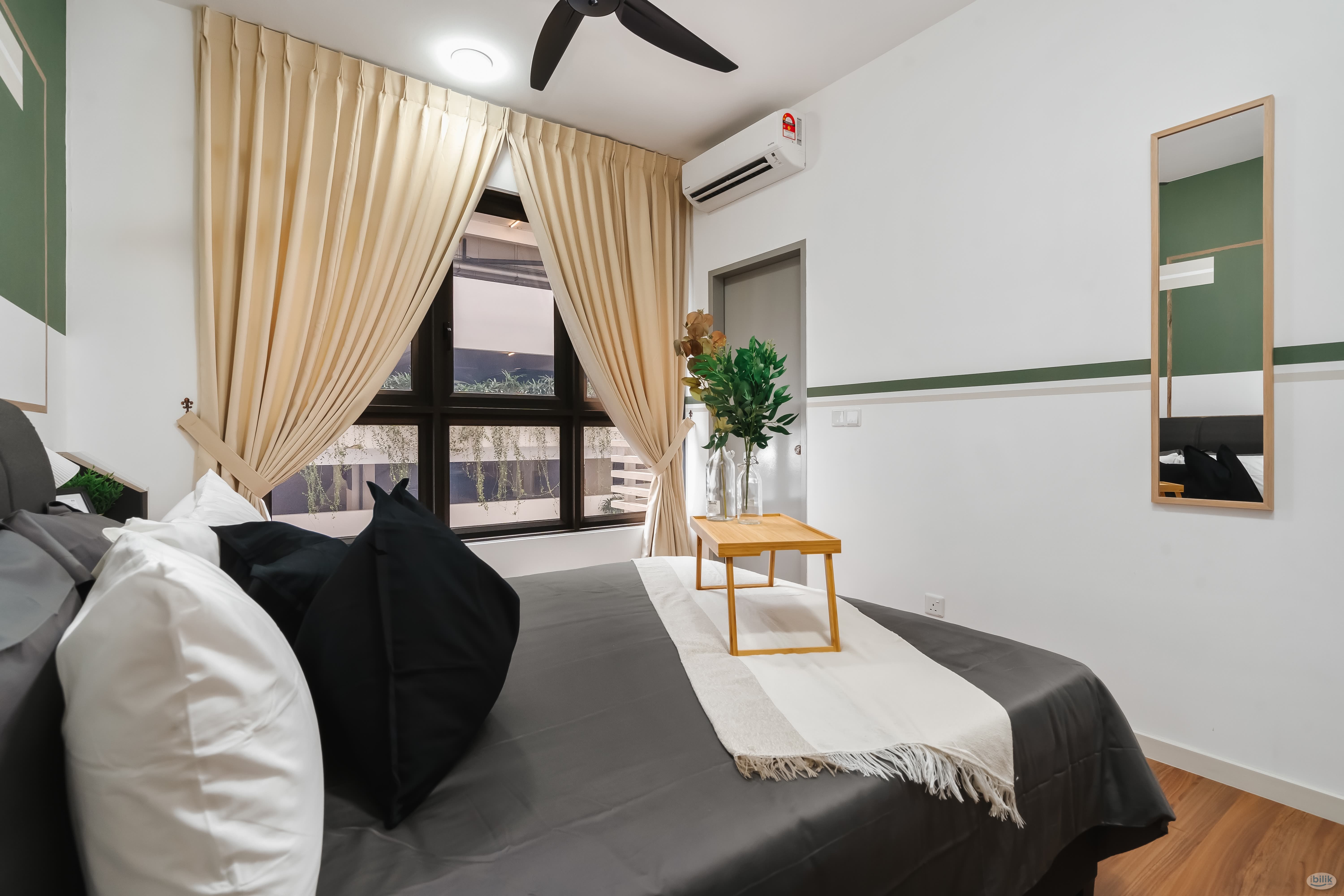 Male Comfortable Master Room, Fully Furnished, Near MRT LRT at M Vertica KL - Image 2