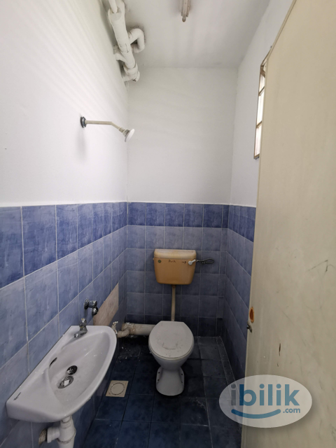 Single Room at Mentari Court 1, Bandar Sunway - Image 4