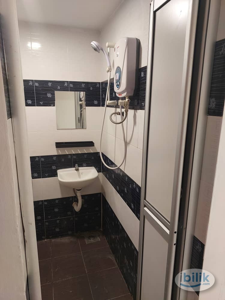 🤩Zero Deposit😍Master Room at Seri Kembangan, Selangor - Image 3