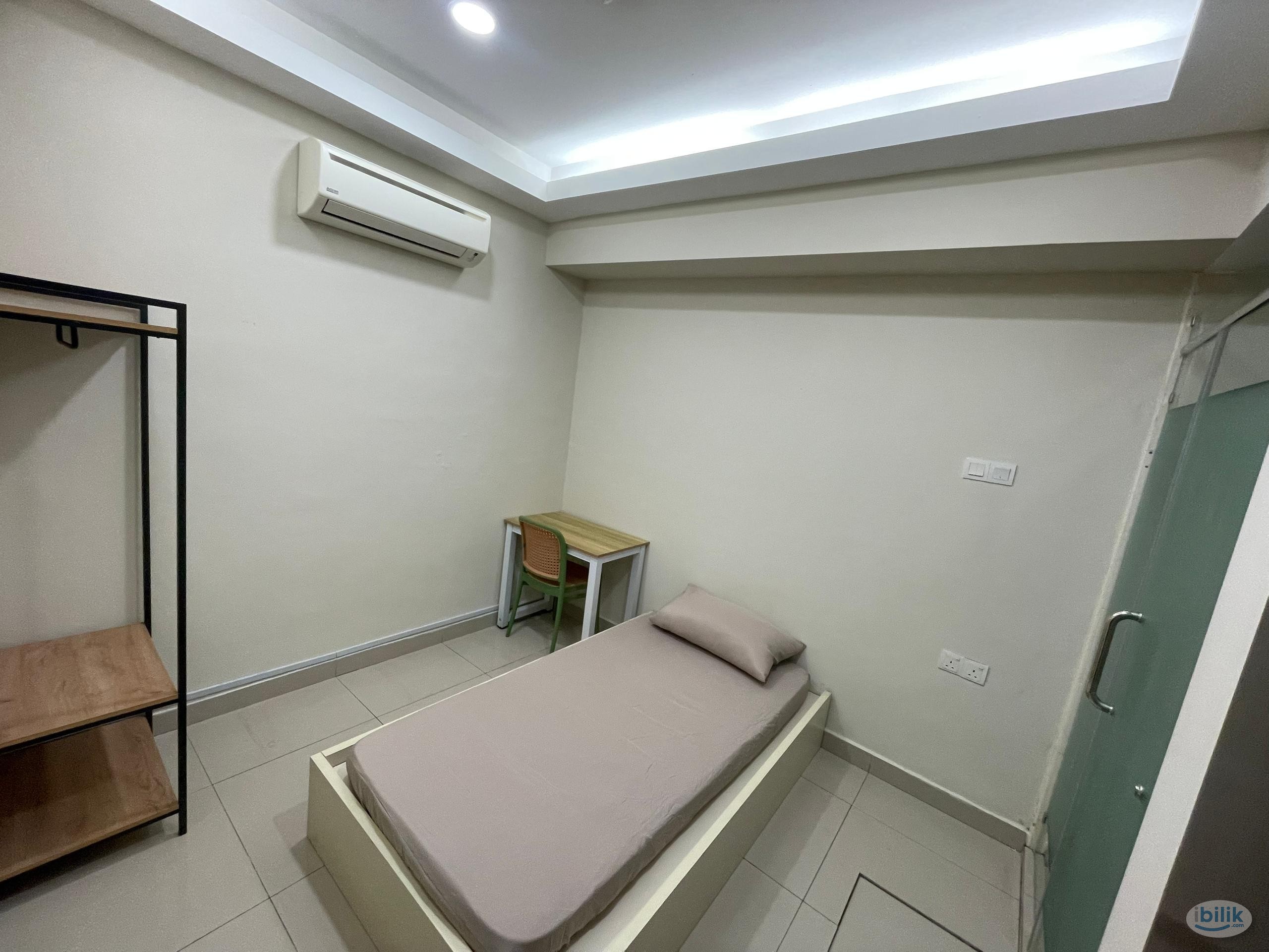 😍Comfortable  Master Room with Private Bathroom at Taman Cheras Mas - Image 1