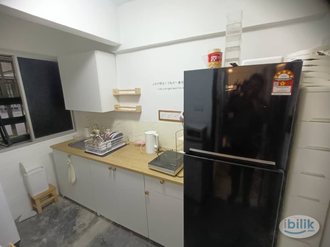 Puncak Erskine @ Tanjung Tokong Penang (Female) Mid Room For Rent  - Image 3