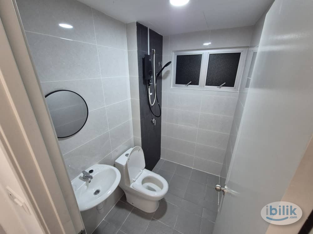 Master Room at Acacia Residences, Sepang - Image 5