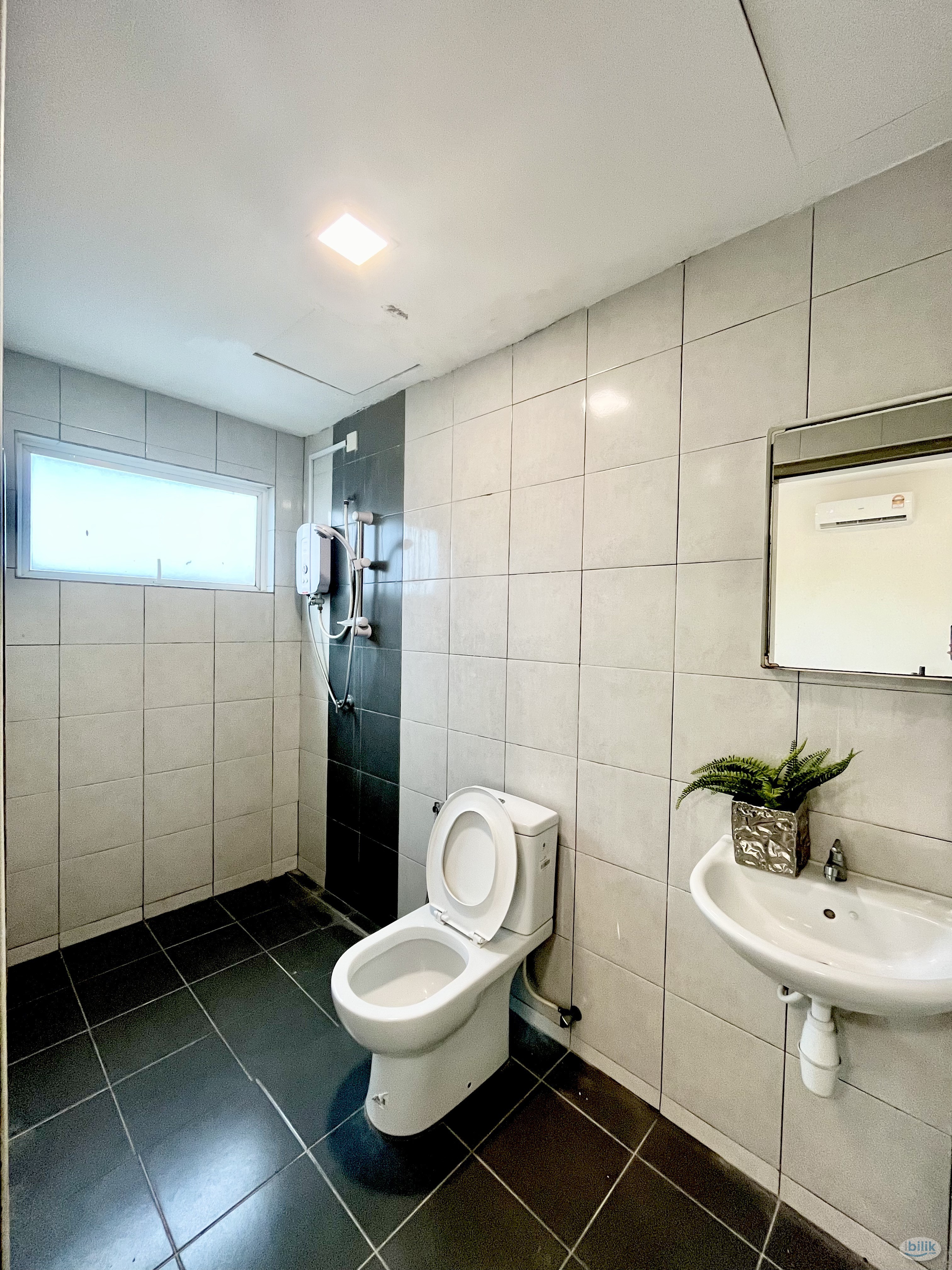 Fully Furnished Unisel Uitm Shah Alam Middle Room Free Wifi @ Puncak 7 Residence - Image 2