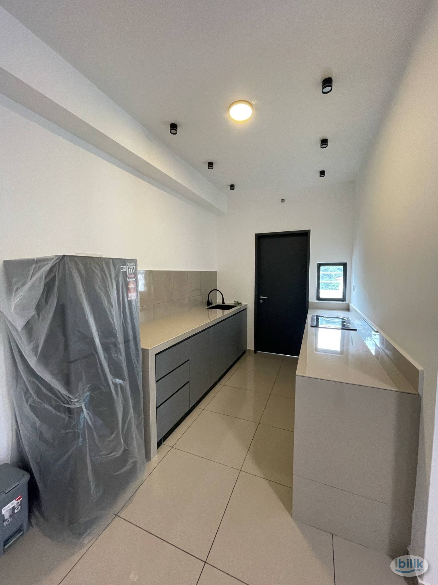 Middle Room at Damansara Perdana, Petaling Jaya - Image 3