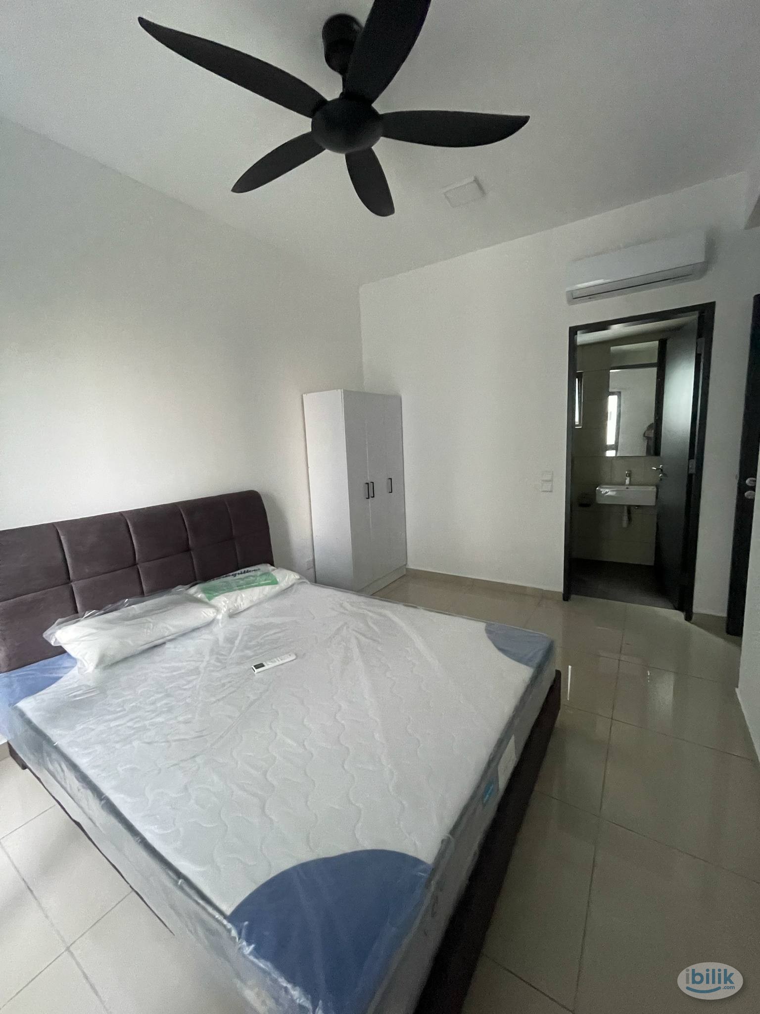 Master Room at Damansara Perdana, Petaling Jaya - Image 1