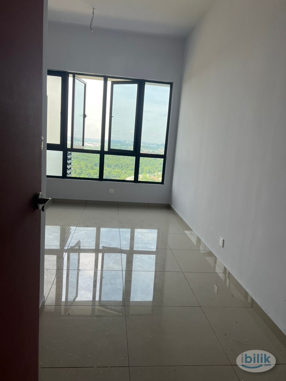 Semenyih Midland City Master Bedroom with Private Bath - Image 1