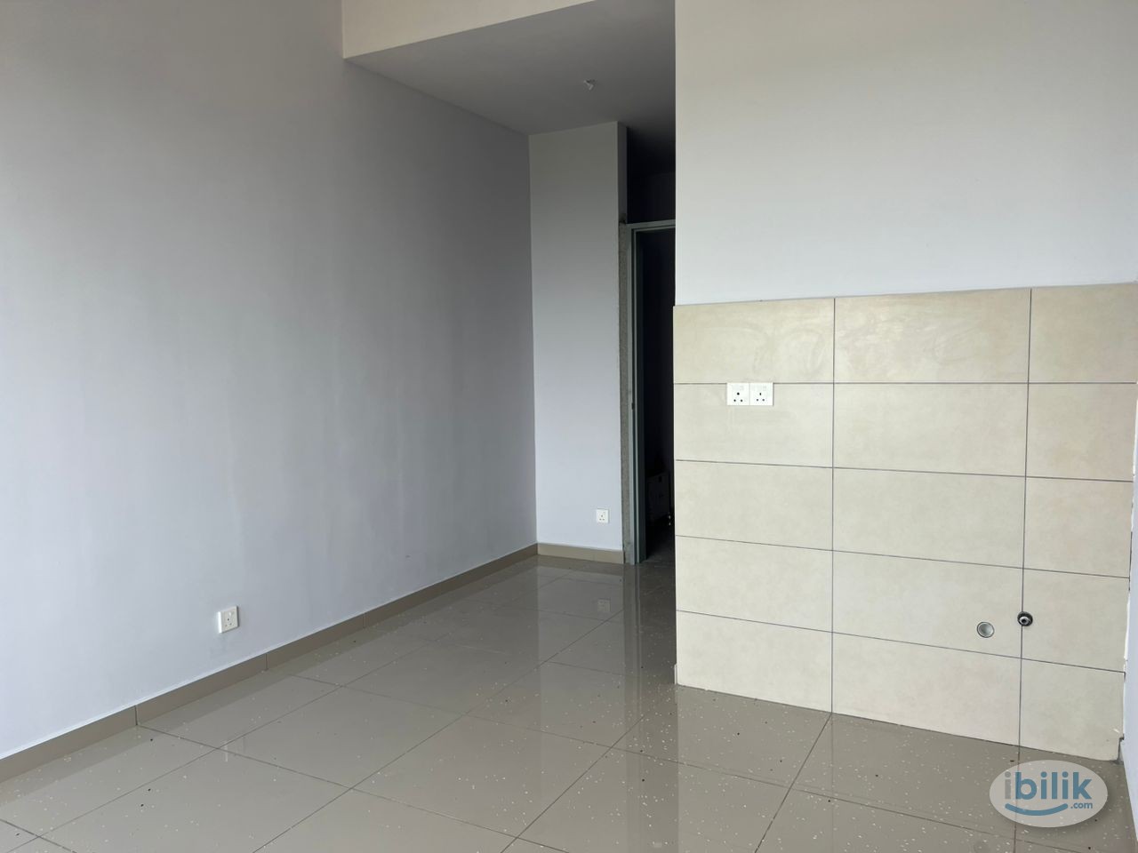 Semenyih Midland City Master Bedroom with Private Bath - Image 3
