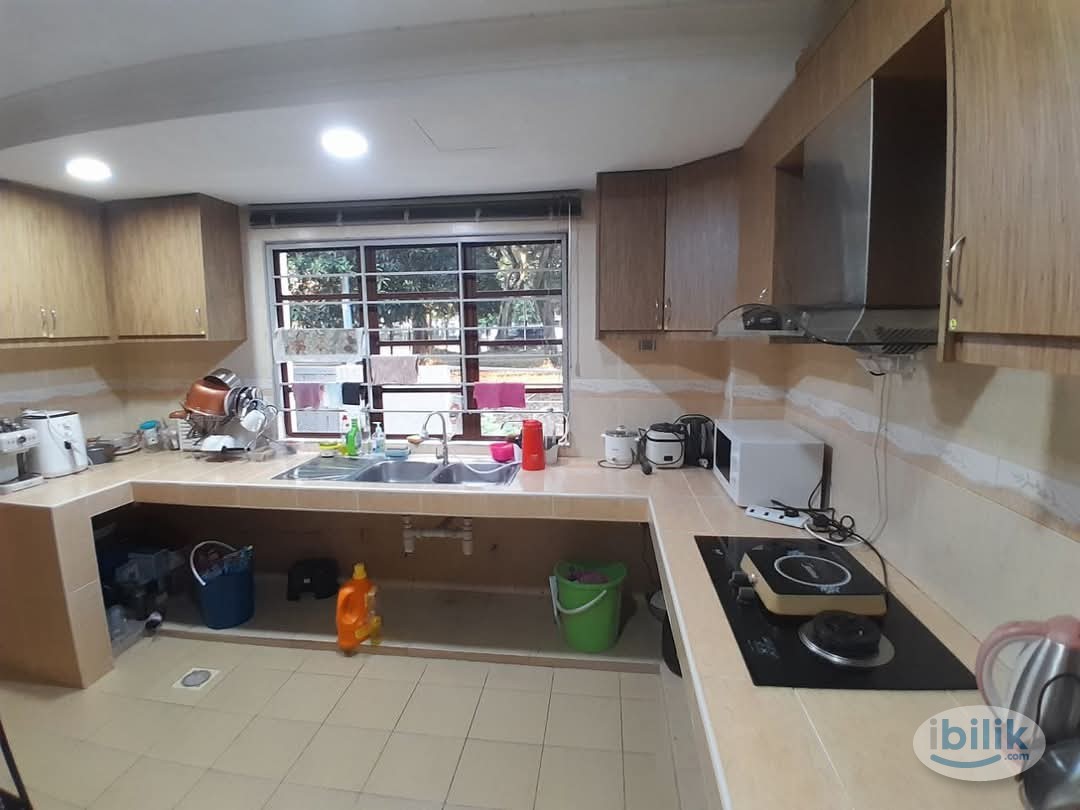 [Laman Putra House] Medium Room Rent Near Giant, LRT Putra Height - Image 3