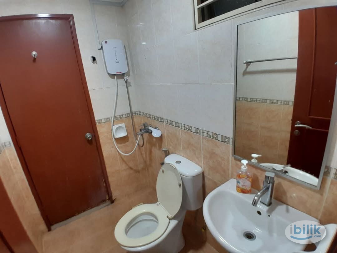 [Laman Putra House] Medium Room Rent Near Giant, LRT Putra Height - Image 4