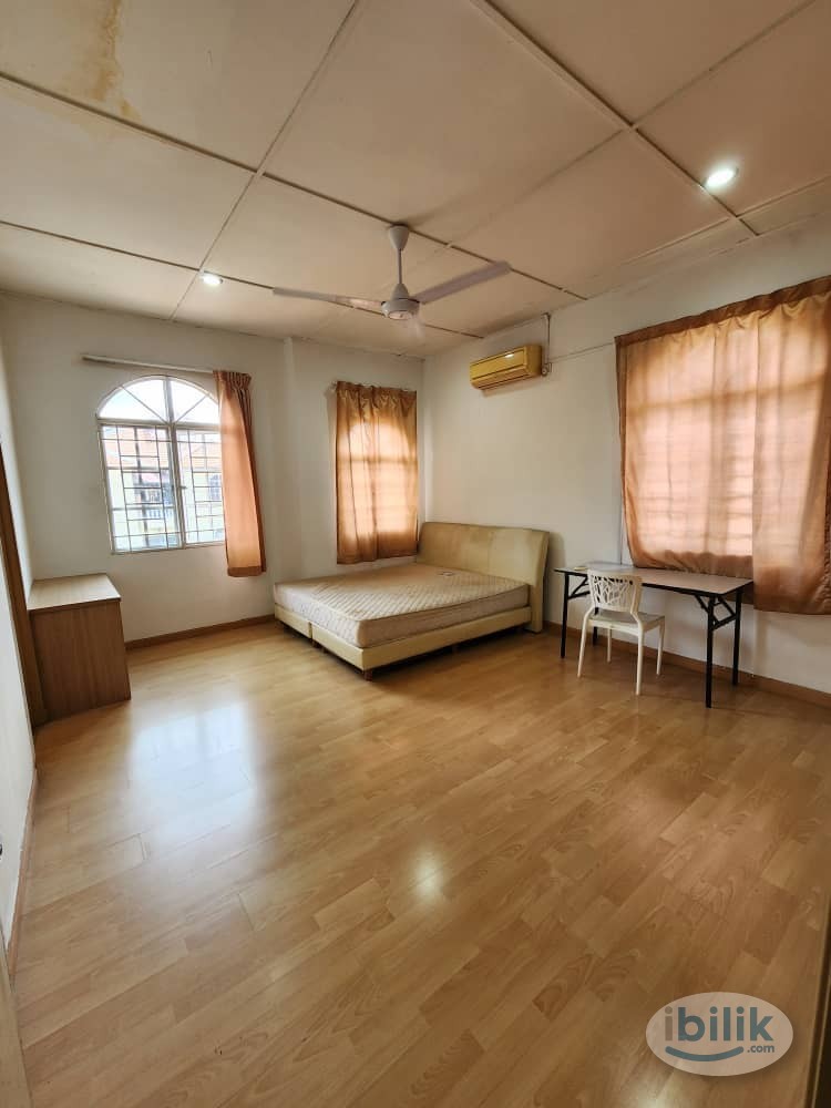 🌟MASTER ROOM with PRIVATE BATHROOM @ Bukit Rimau 🌟 - Image 1