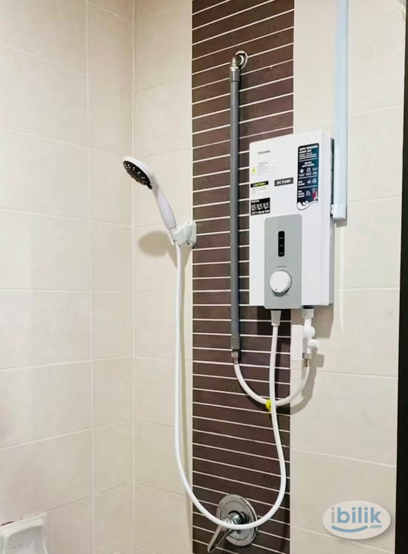 Master Room, Aircon at Bayan Villa, Seri Kembangan near UPM, Olive Hill, IMU, TPM Pavilion Bukit Jalil, MINES, Hosp Serd - Image 5
