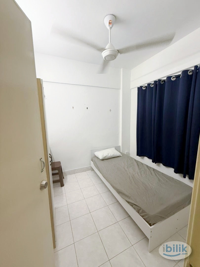 Affordable Room @Pelangi Apartment| MRT Access| Move-In Ready - Image 1