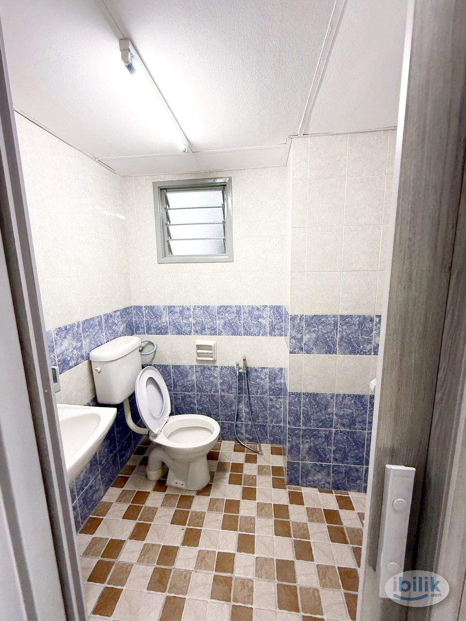 Affordable Room @Pelangi Apartment| MRT Access| Move-In Ready - Image 2
