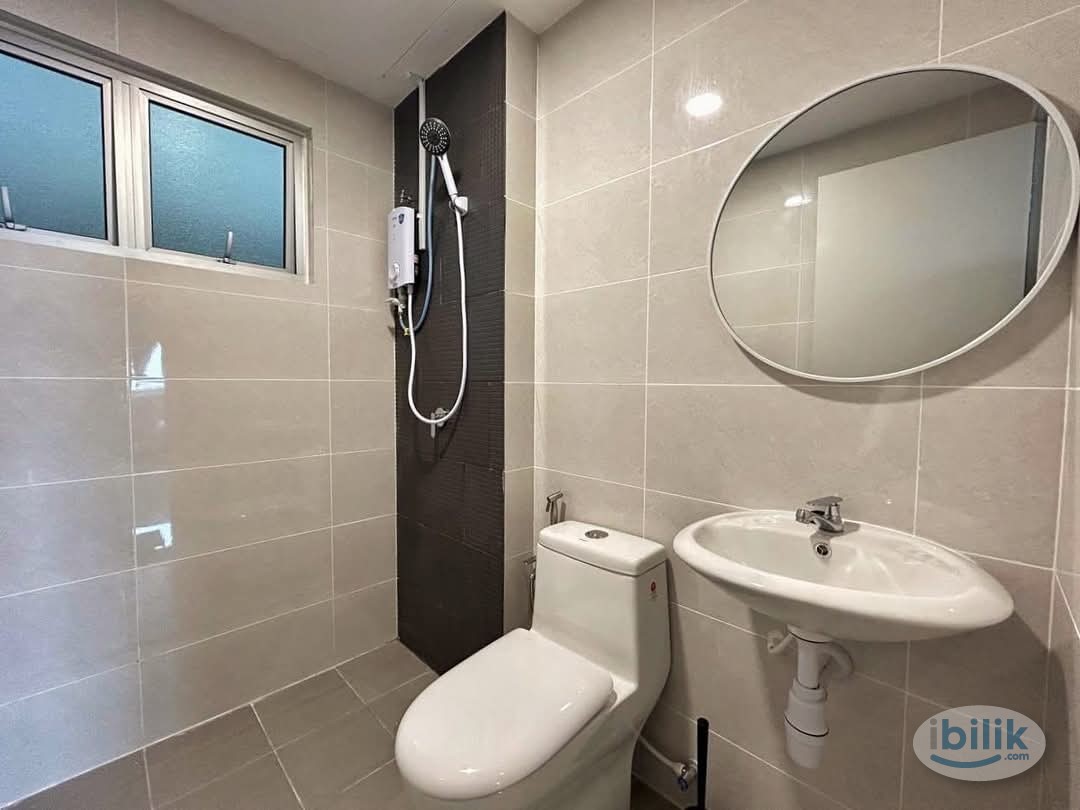 Master Room at Acacia Residences, Sepang - Image 4