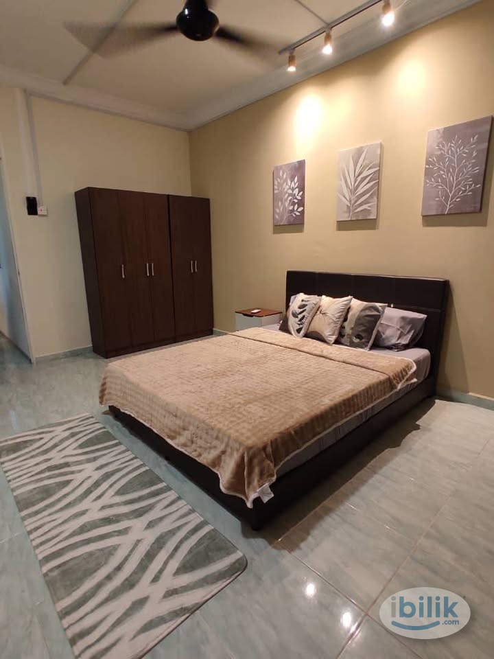 Master Room at Mentari Court 1, Bandar Sunway - Image 2