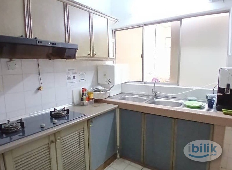 💎Bandar Utama 1💎BIG Master Room (with window)💎Queen Size Bed - Image 3