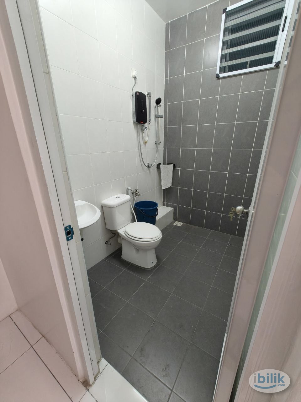 Middle Room at Butterworth, Seberang Perai Maple Residence Sungai Puyu Butterworth - Image 2