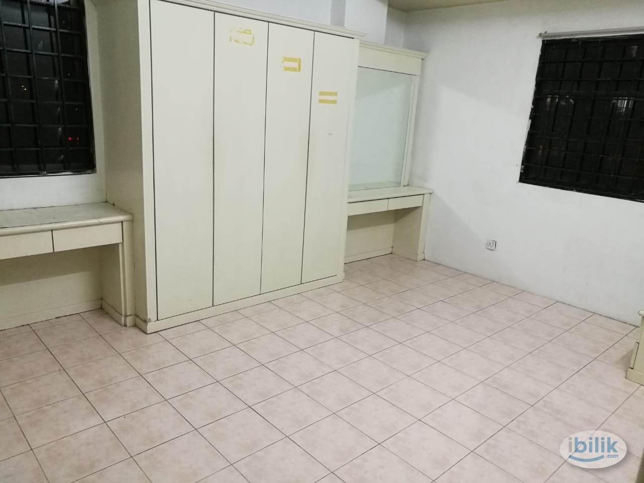 Master Room at Evergreen Park, Bandar Sungai Long - Image 3