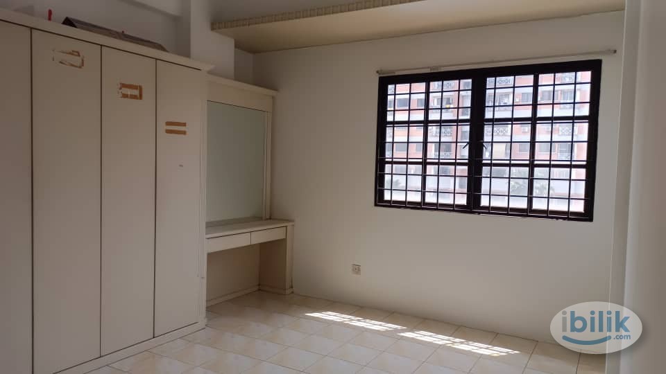 Master Room at Evergreen Park, Bandar Sungai Long - Image 1