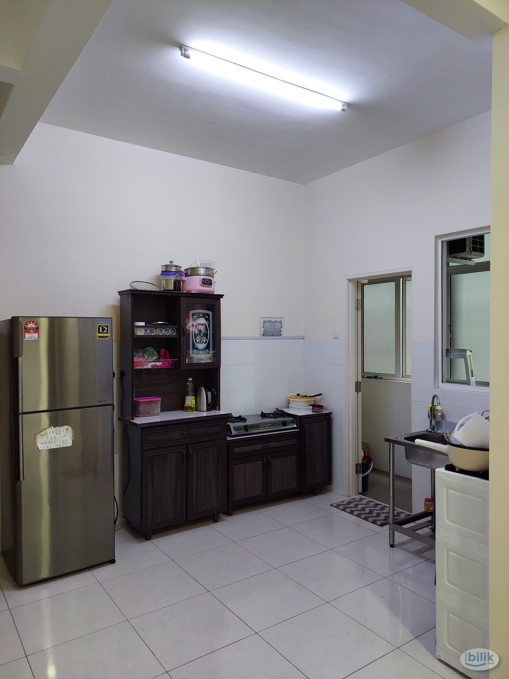 Middle Room at Jelutong, Penang - Image 1
