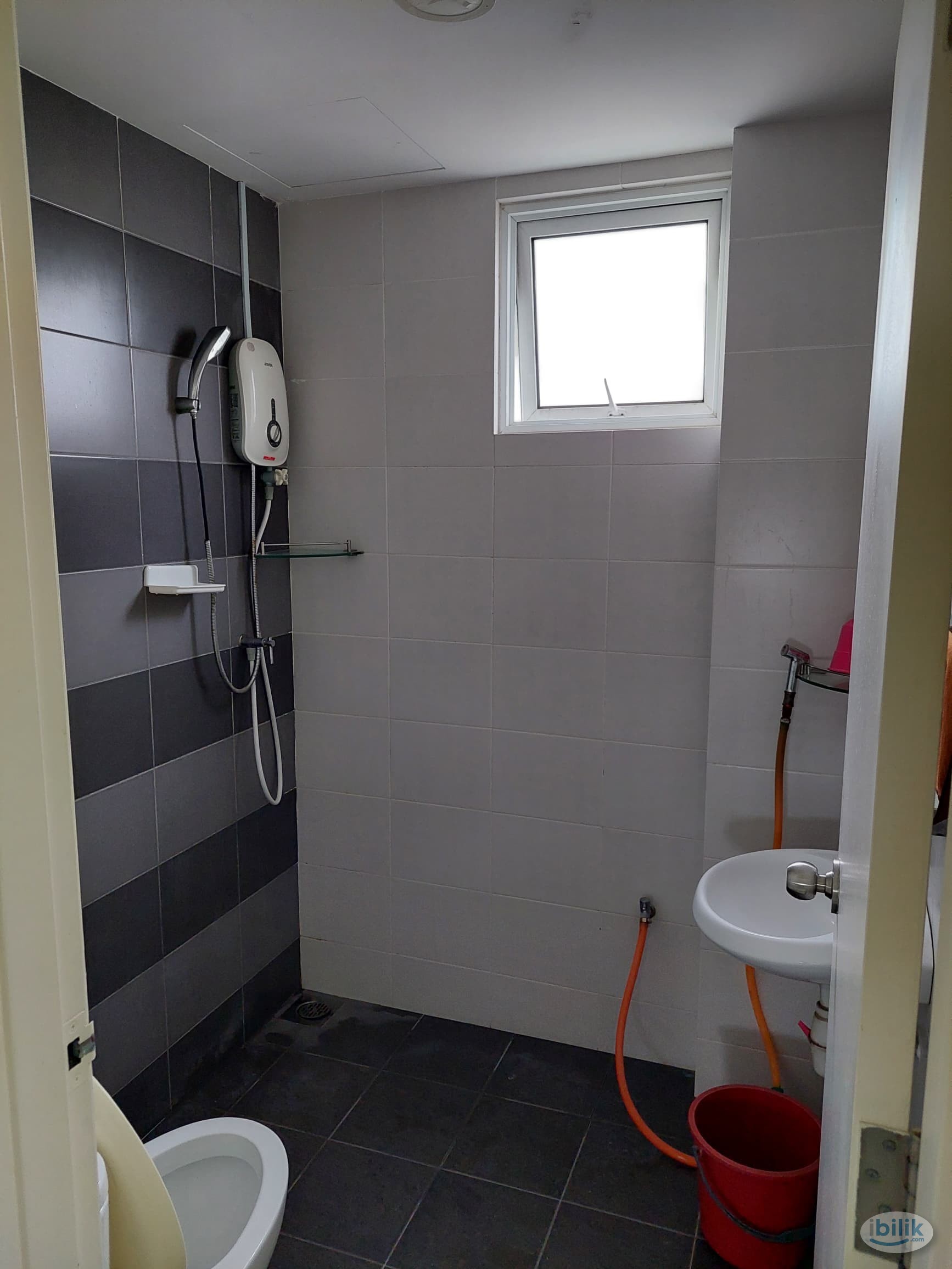 Middle Room at Jelutong, Penang - Image 4