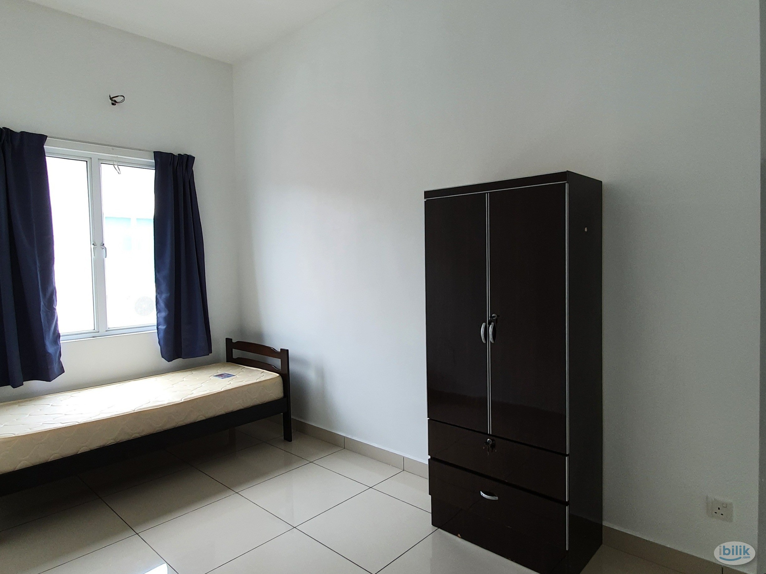 Middle Room at Bukit Mertajam, Seberang Perai - Image 1