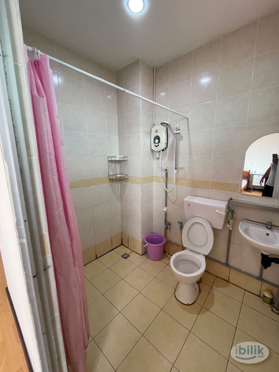 Fully furnished master bedroom at opposite Sarikei General Hospital, Sarikei. - Image 3