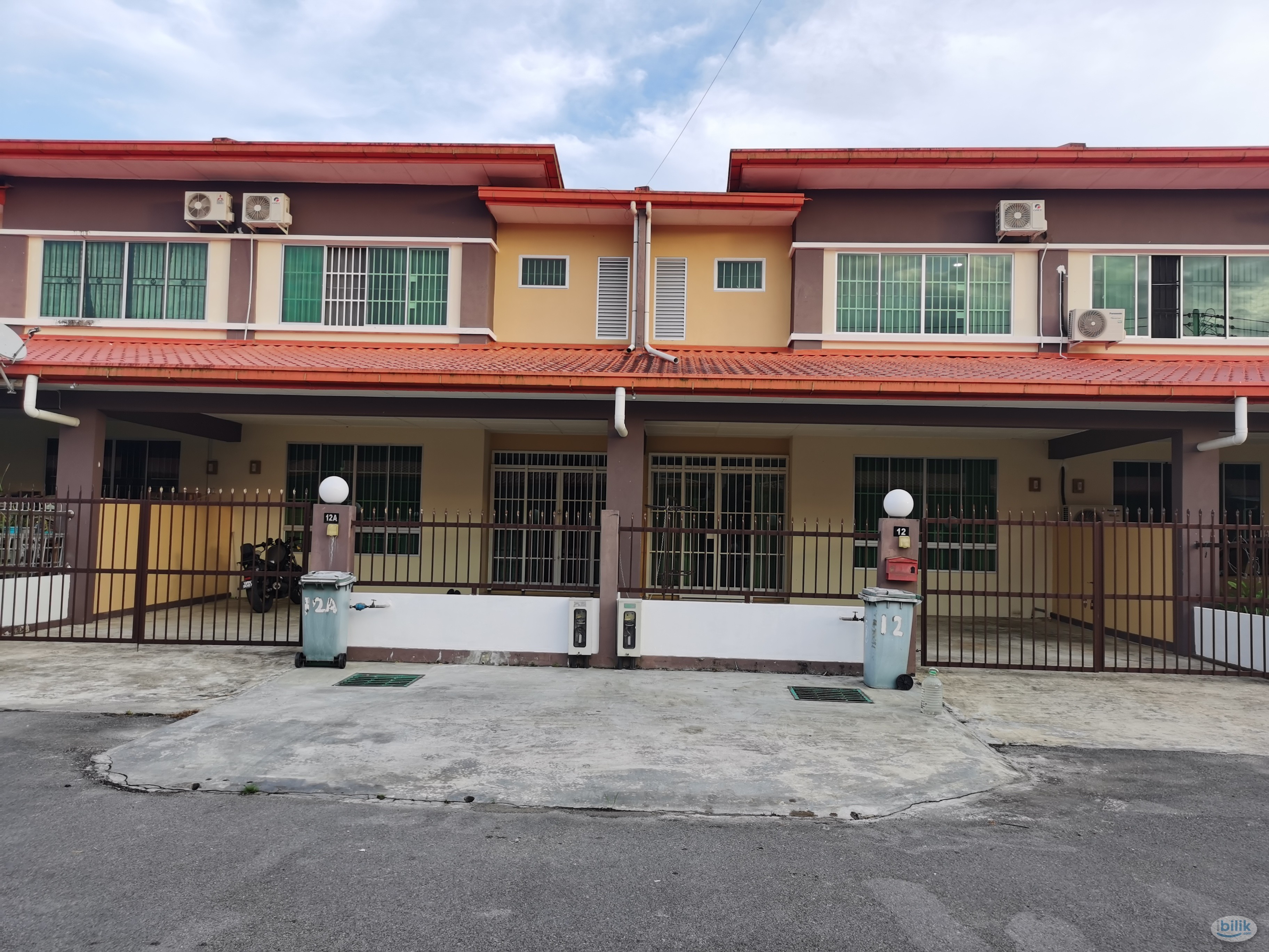 Fully furnished master bedroom at opposite Sarikei General Hospital, Sarikei. - Image 4