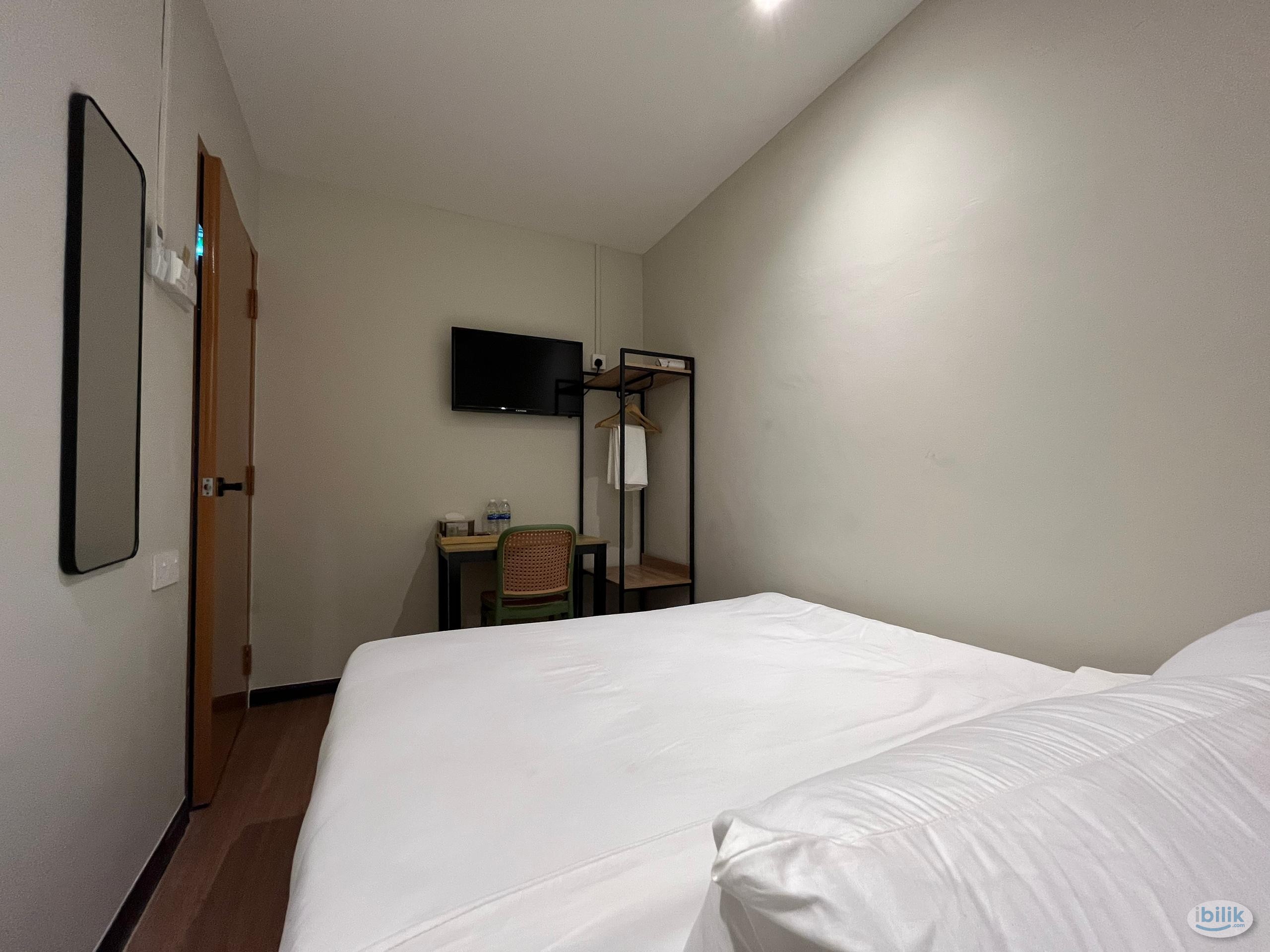 Early Bird Promo ⭐ Room for Rent near Jonker Walk, Dataran Pahlawan - Image 1