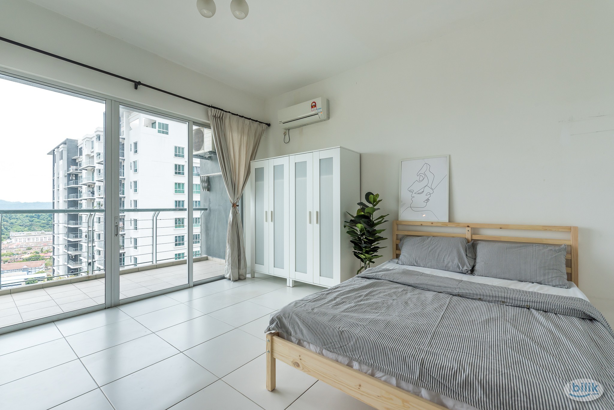 Balcony Room at Elit Heights, Bayan Baru - Image 1