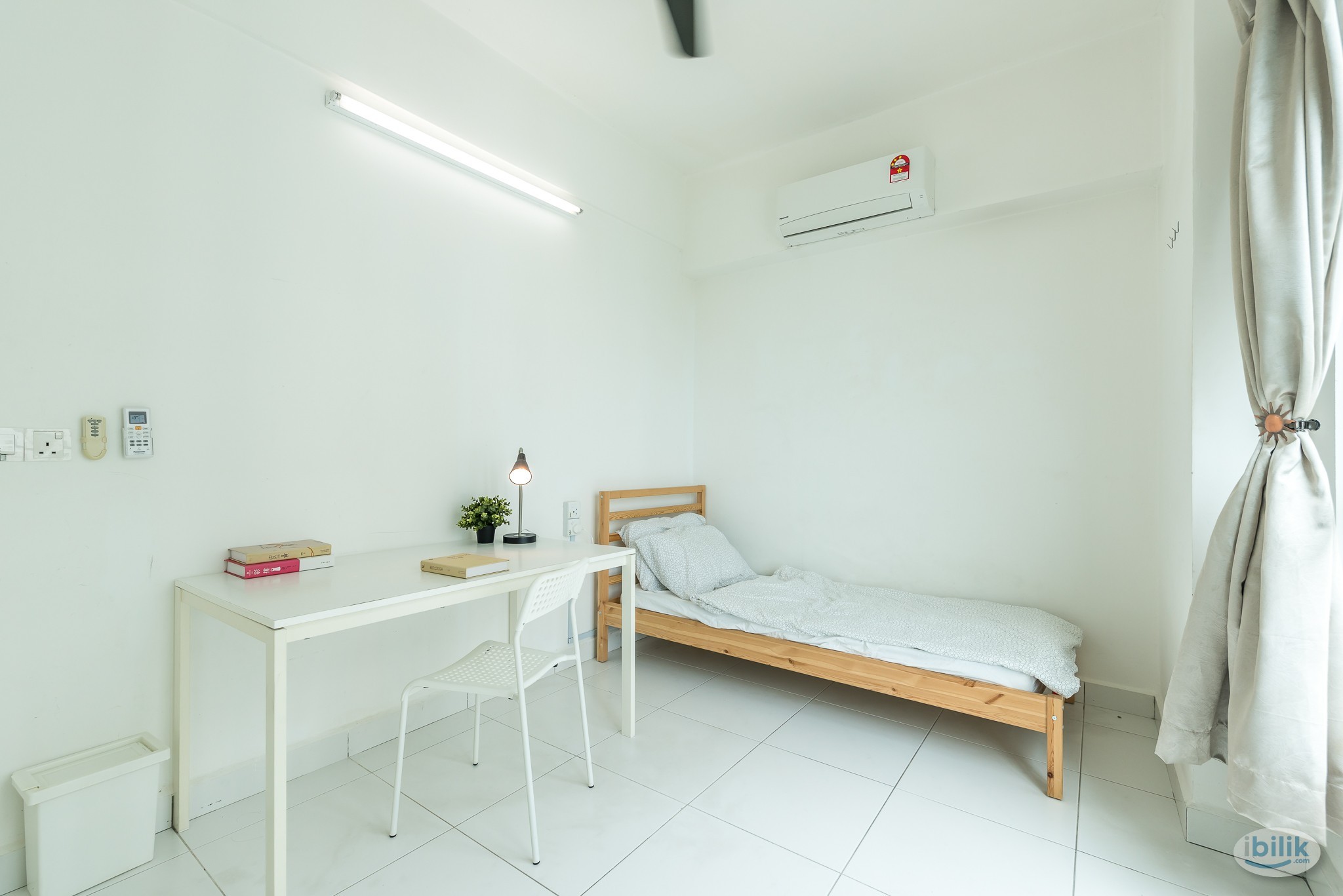 Deluxe Room at Elit Heights, Bayan Baru - Image 1