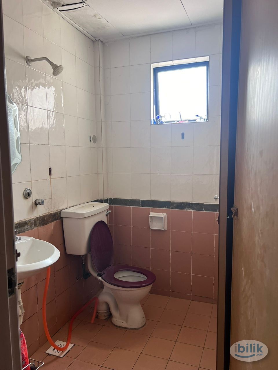 Middle Room at Subang Bestari, Subang - Image 1