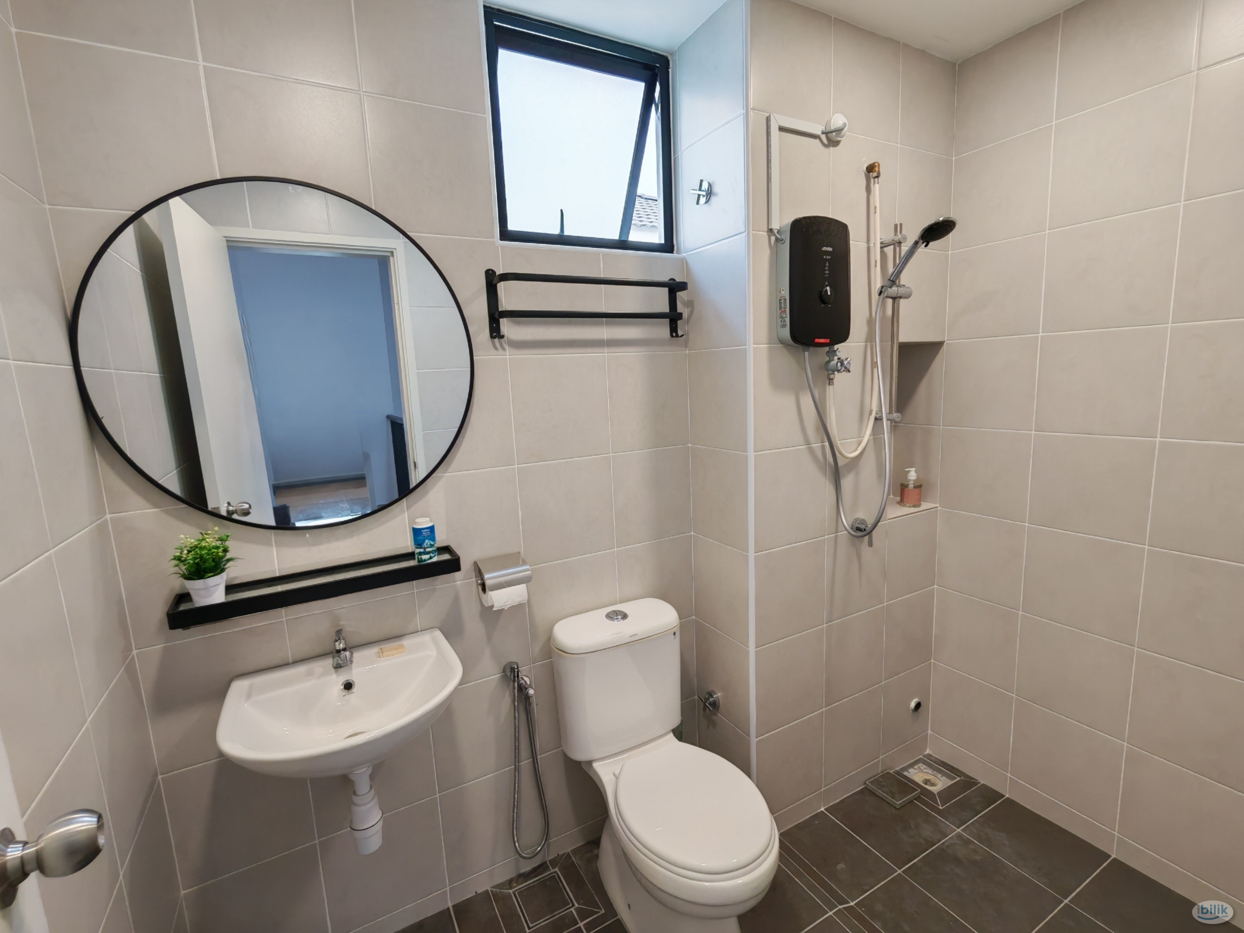 Middle Room at Eco Horizon 2 Bandar Cassia, Simpang Ampat - Image 3