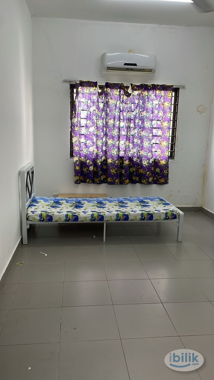 ‼️PRIVATE BATHROOM! Middle room with private bathroom at Setia Indah - Image 1