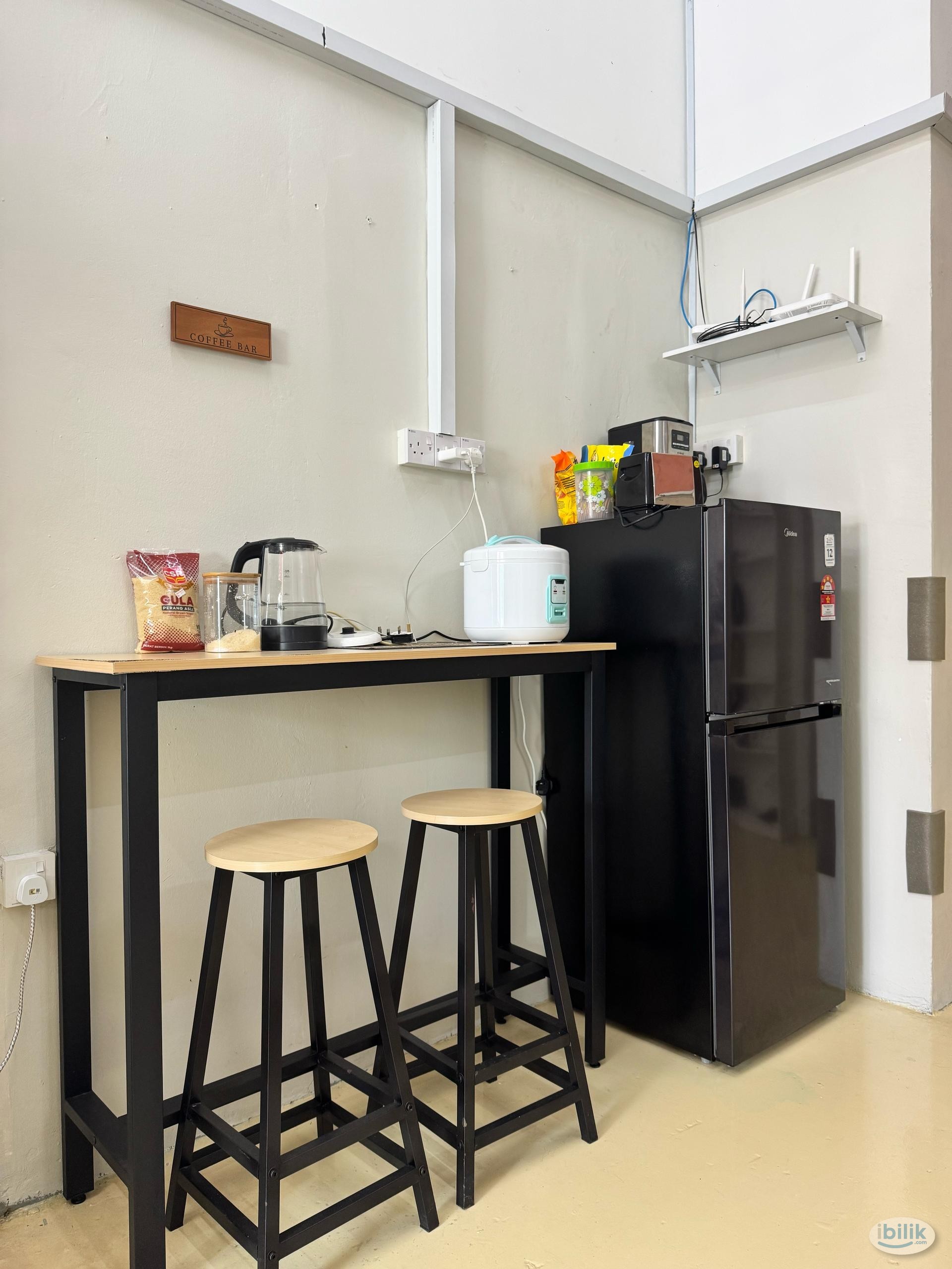 Zero Deposit Co-Living Room | Tanpa Deposit at Nuevo Hostel Kota Kemuning - Image 1