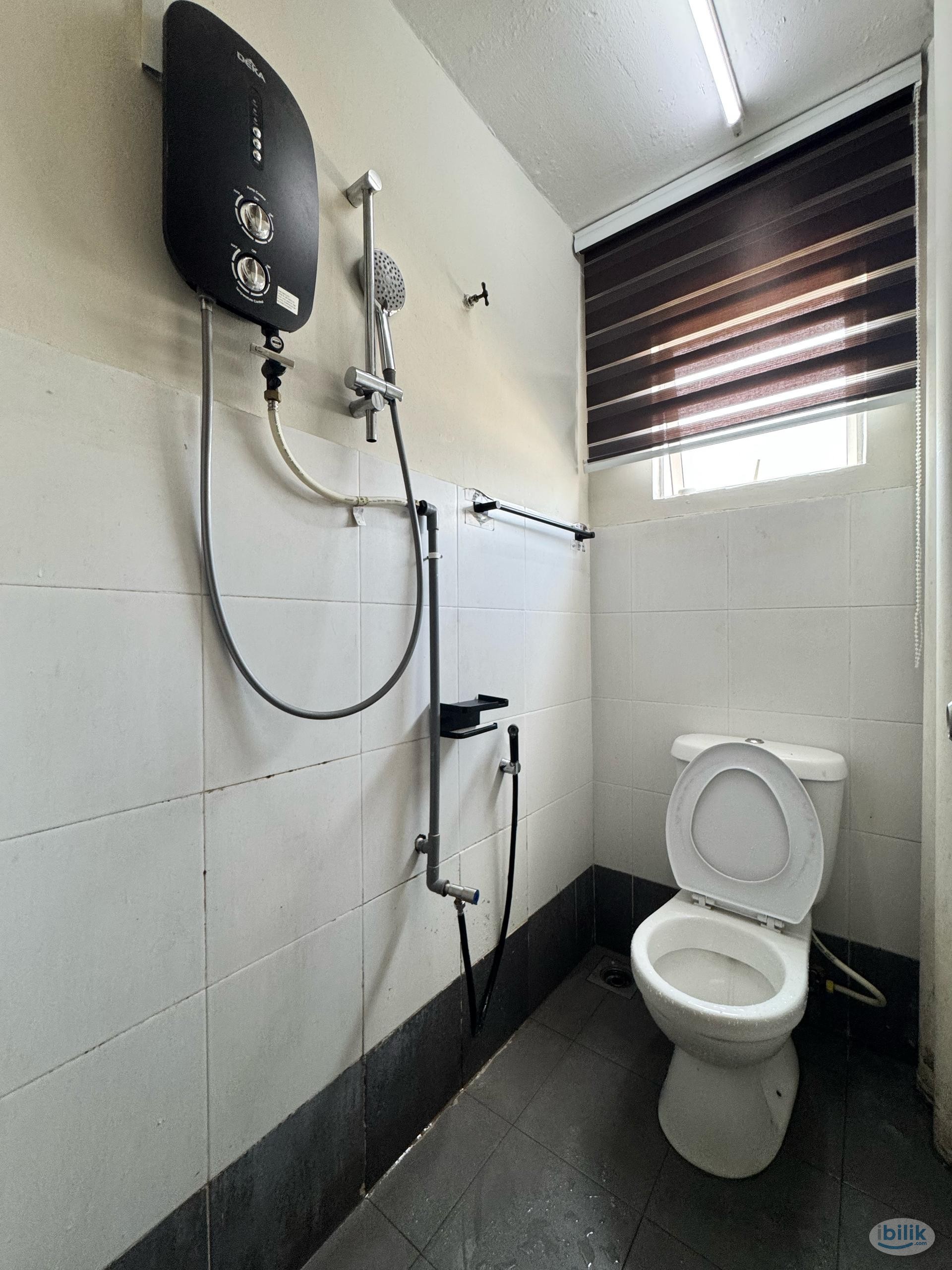 Zero Deposit Co-Living Room | Tanpa Deposit at Nuevo Hostel Kota Kemuning - Image 2