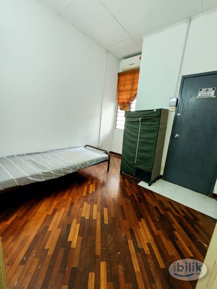 Cozy & Comfortable Middle Room @ Bandar Puteri Puchong - Image 1