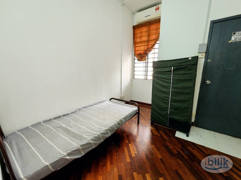 Cozy & Comfortable Middle Room @ Bandar Puteri Puchong - Image 2